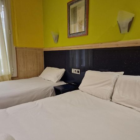 Pension Izar Bat Guesthouse San Sebastián Eksteriør bilde