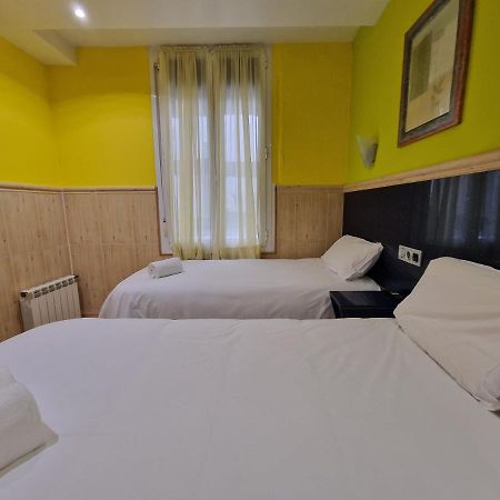 Pension Izar Bat Guesthouse San Sebastián Eksteriør bilde