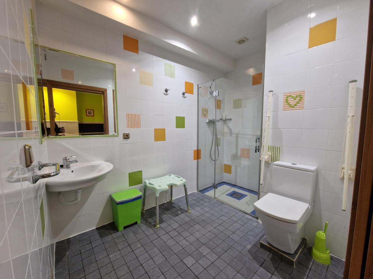Pension Izar Bat Guesthouse San Sebastián Eksteriør bilde