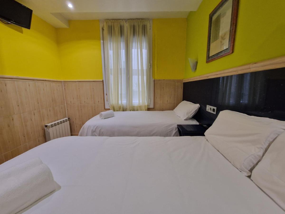 Pension Izar Bat Guesthouse San Sebastián Eksteriør bilde