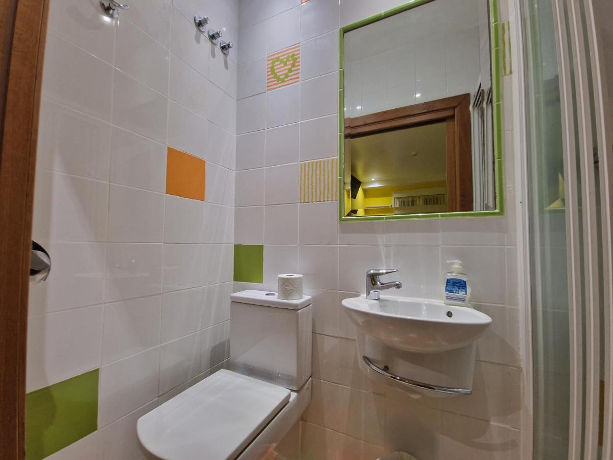 Pension Izar Bat Guesthouse San Sebastián Eksteriør bilde