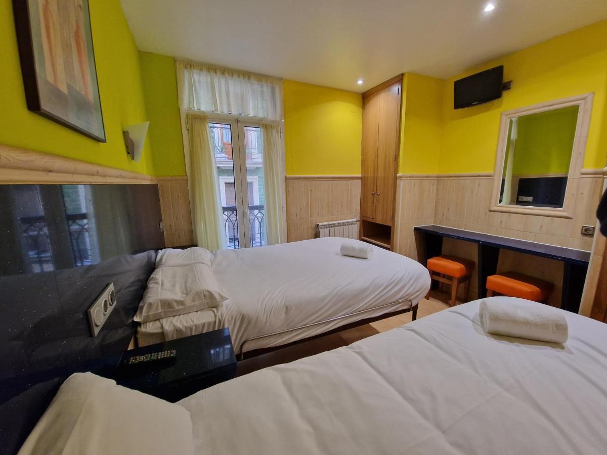 Pension Izar Bat Guesthouse San Sebastián Eksteriør bilde